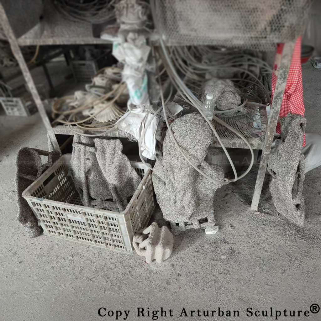 5-ceramic shell of the three ladies statue