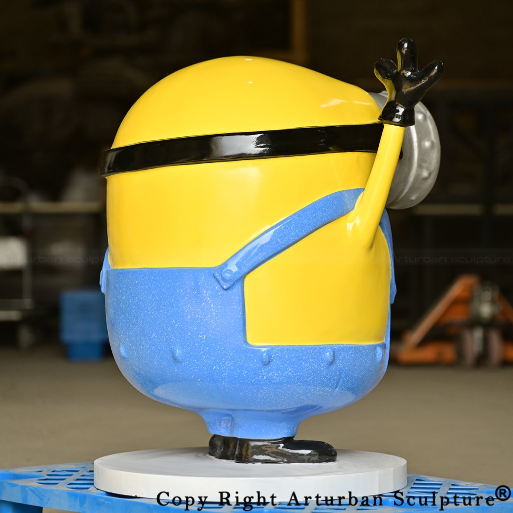 7-Minion Bob Statue with vivid yellow and blue tone