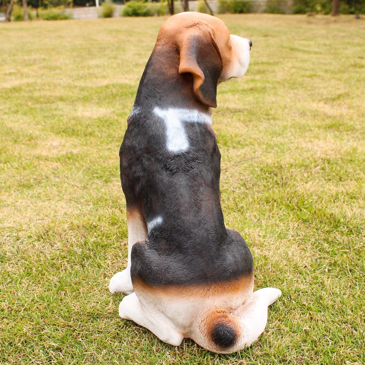 sitting Beagle Lawn Statue with natural colors
