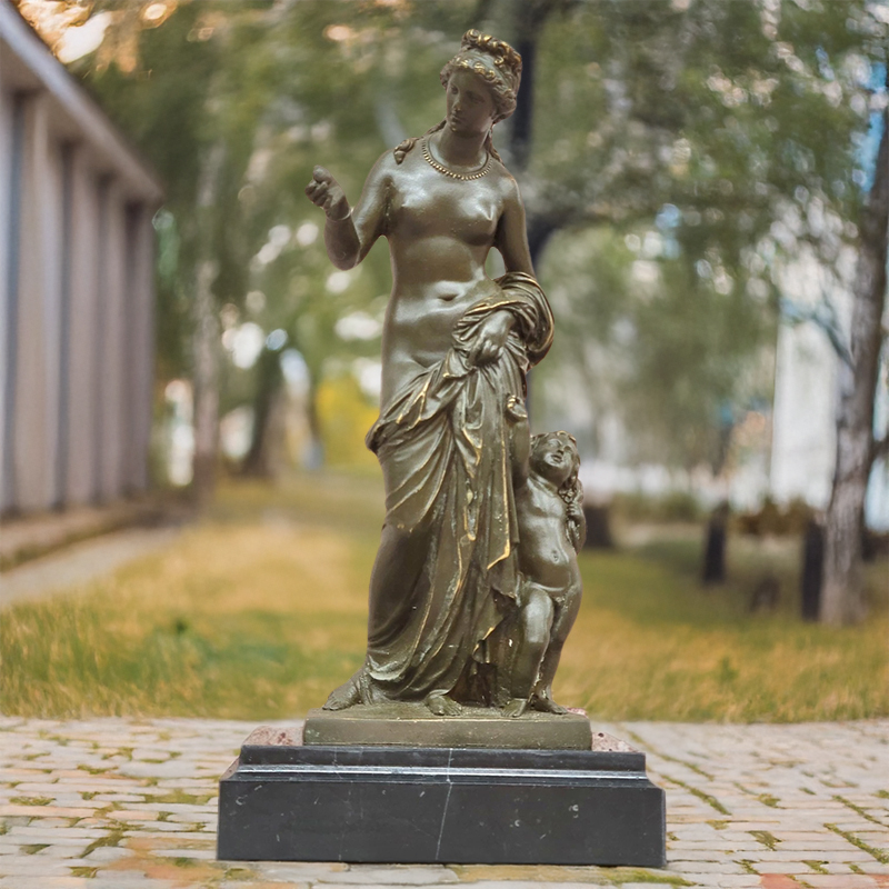 outdoor bronze Venus and Cupid Statue display