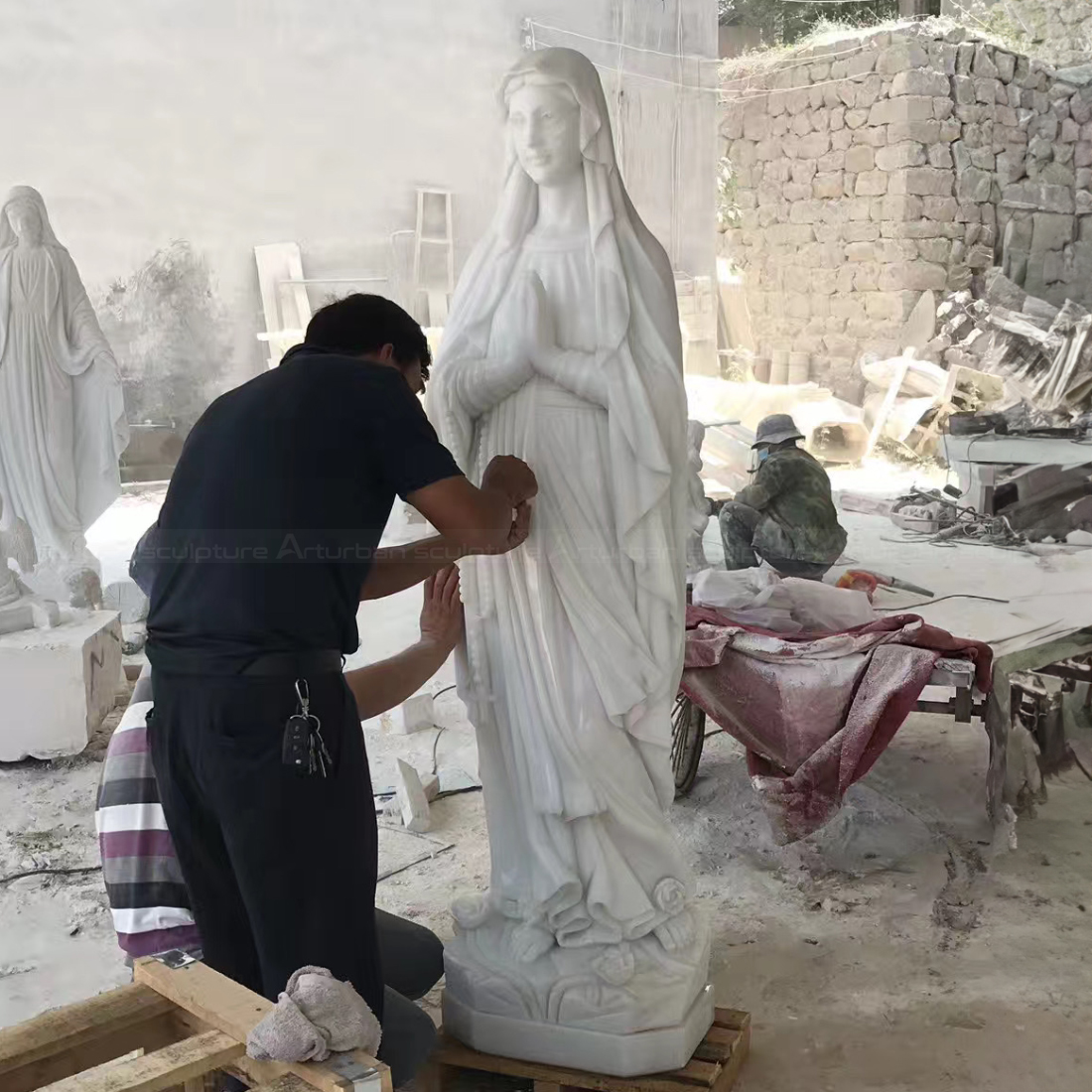 Carving Mother Mary Marble Statue