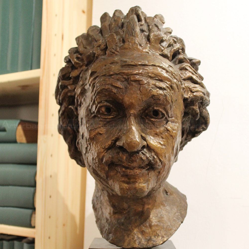 Head_of_Albert_Einstein,_Ben_Uri_Gallery_01