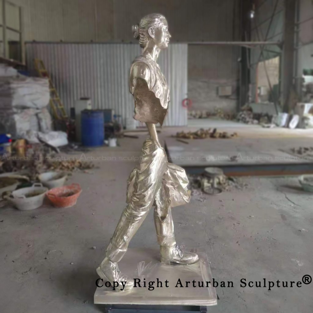 Bronze the traveler sculpture surface polishing process