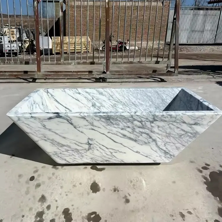 Freestanding Bath Rectangle in white marble design