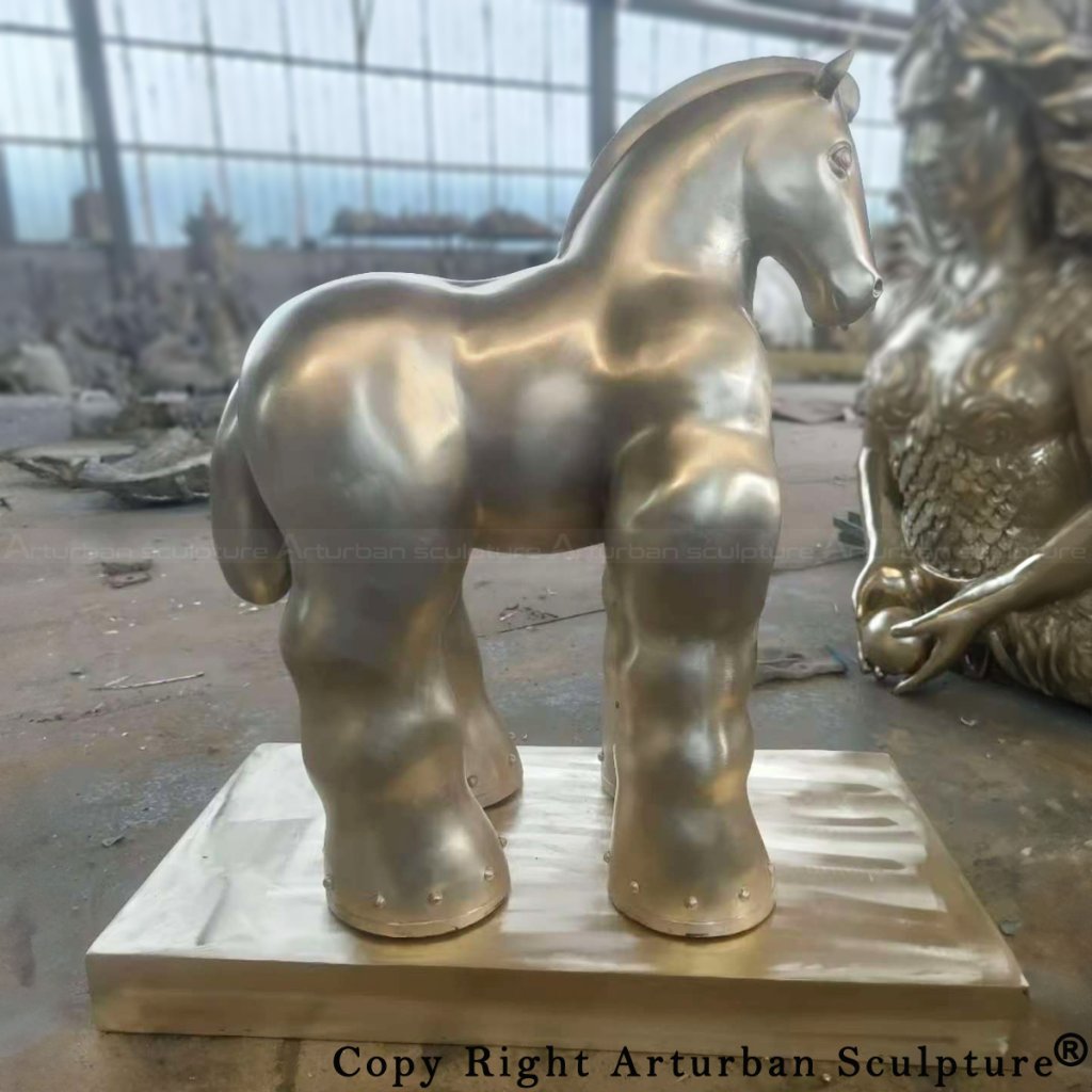 polish of fat horse statue