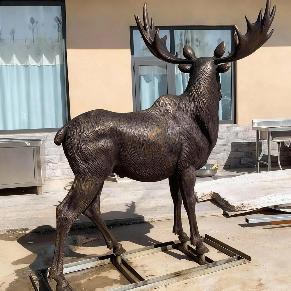 Moose Garden Ornament bronze back strong form