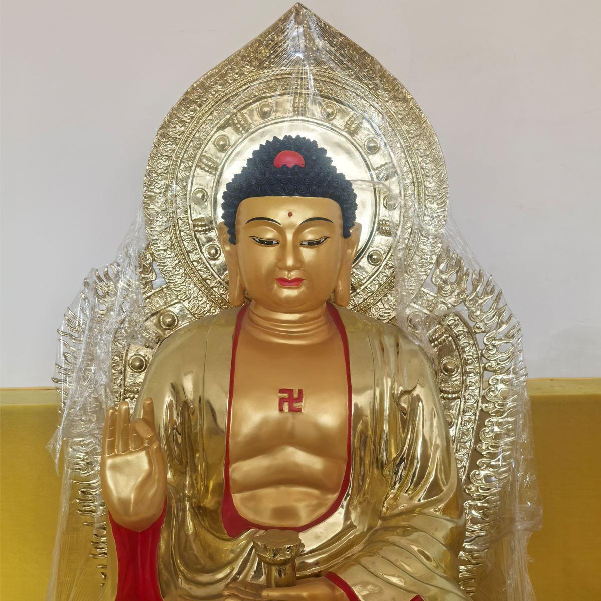 bronze Shakyamuni Statue front