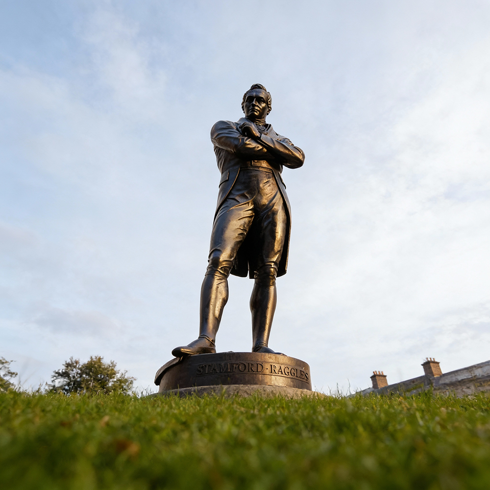 bronze Stamford Raffles Sculpture garden setting