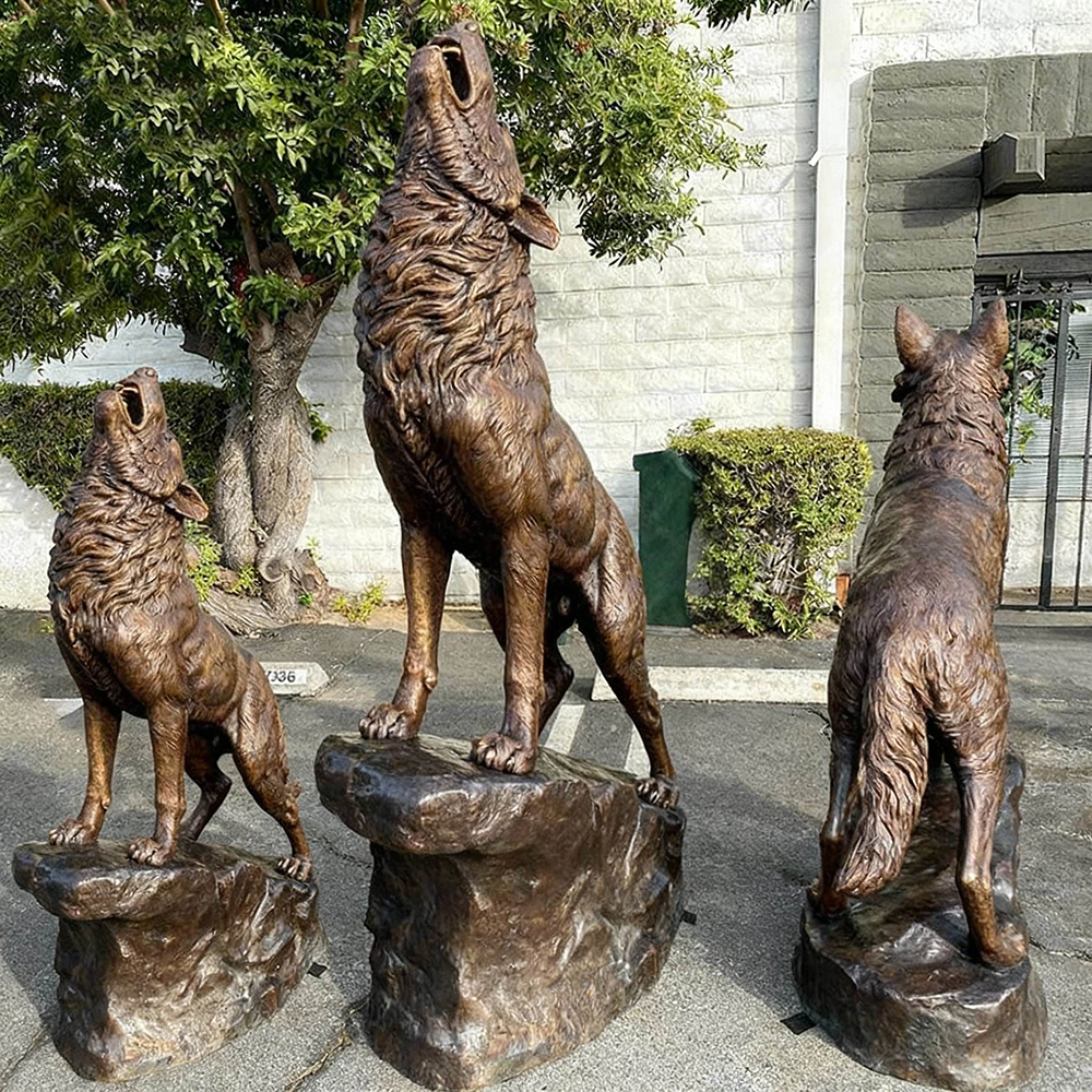 large bronze Howling Wolf Sculpture outdoor