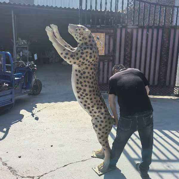 life size Cheetah fiberglass garden statue