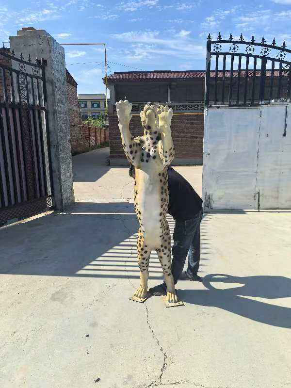 life size cheetah garden fiberglass statue