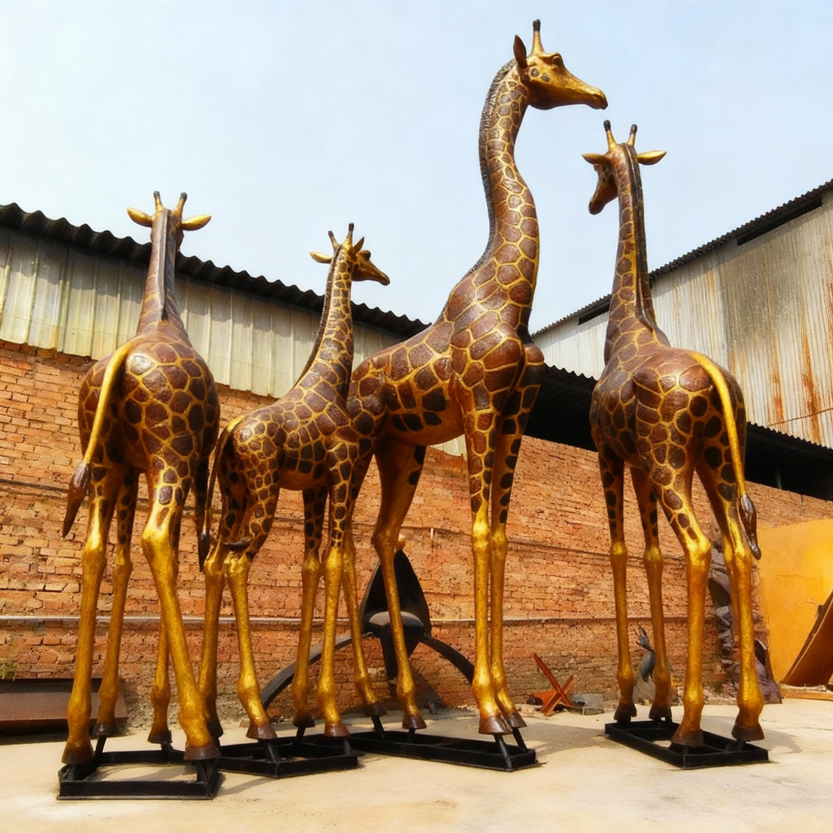 modern bronze Giraffe Lawn Statue