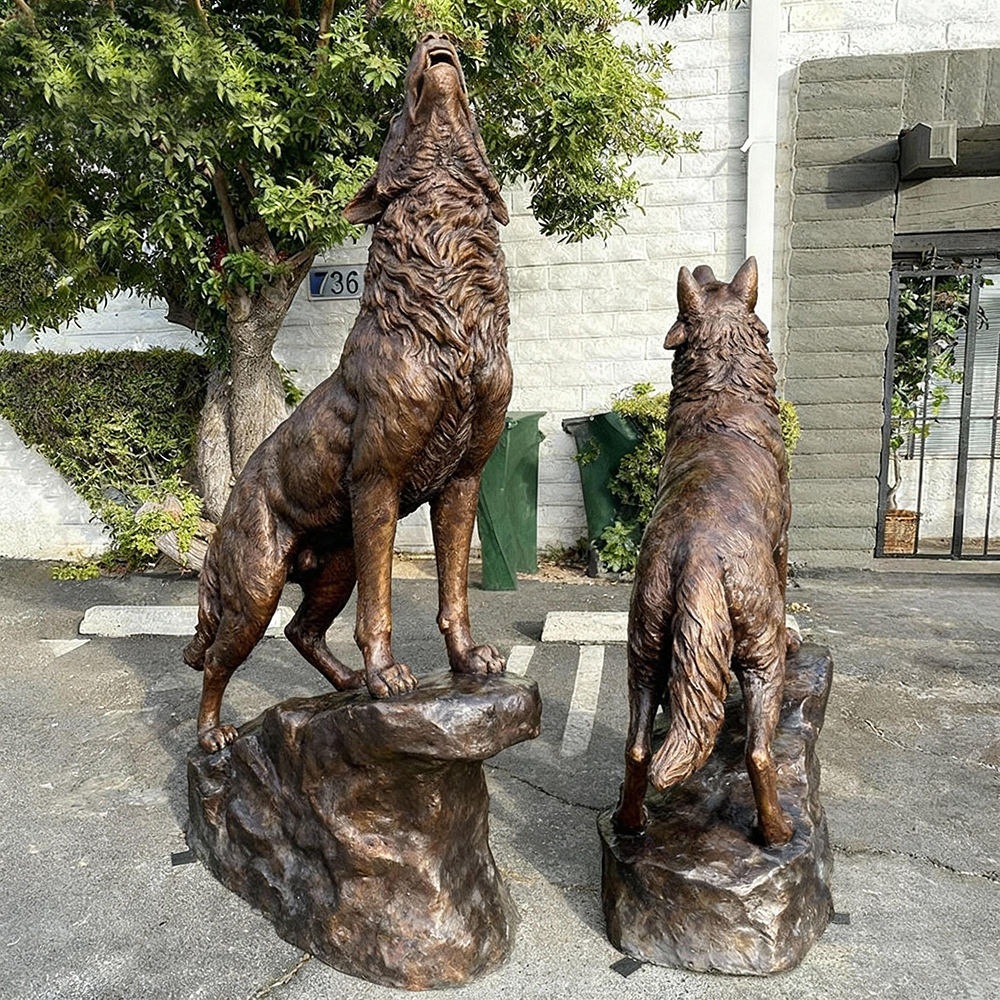 outdoor bronze Howling Wolf Sculpture scene