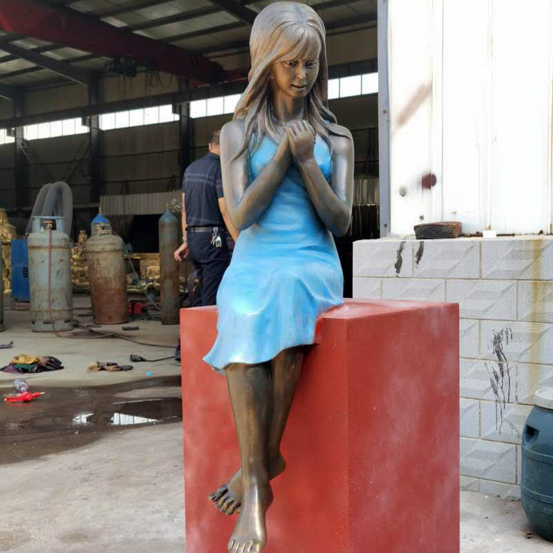 outdoor bronze Seated Girl Sculpture