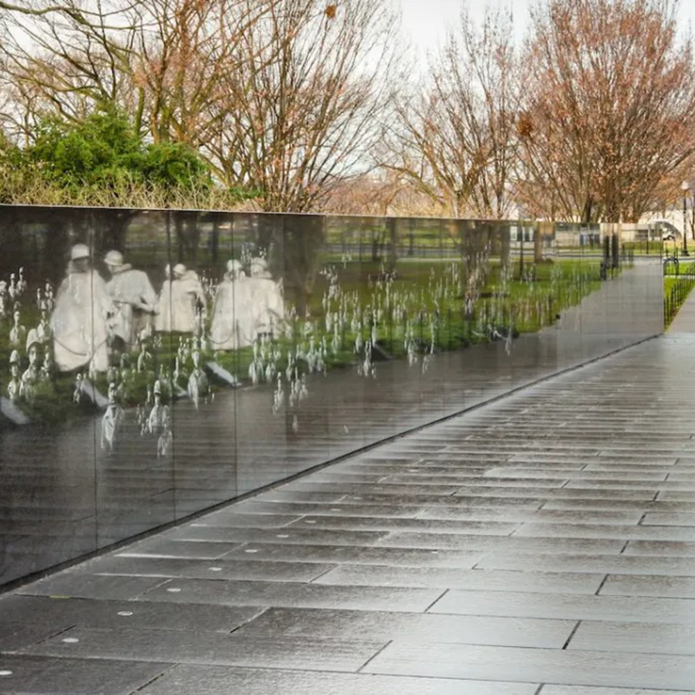 2-(4) military statues memorial wall