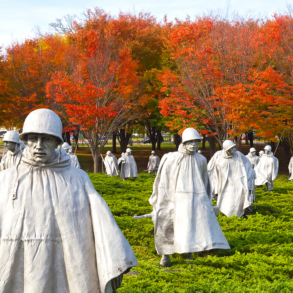2-(4) military statues memorial wall