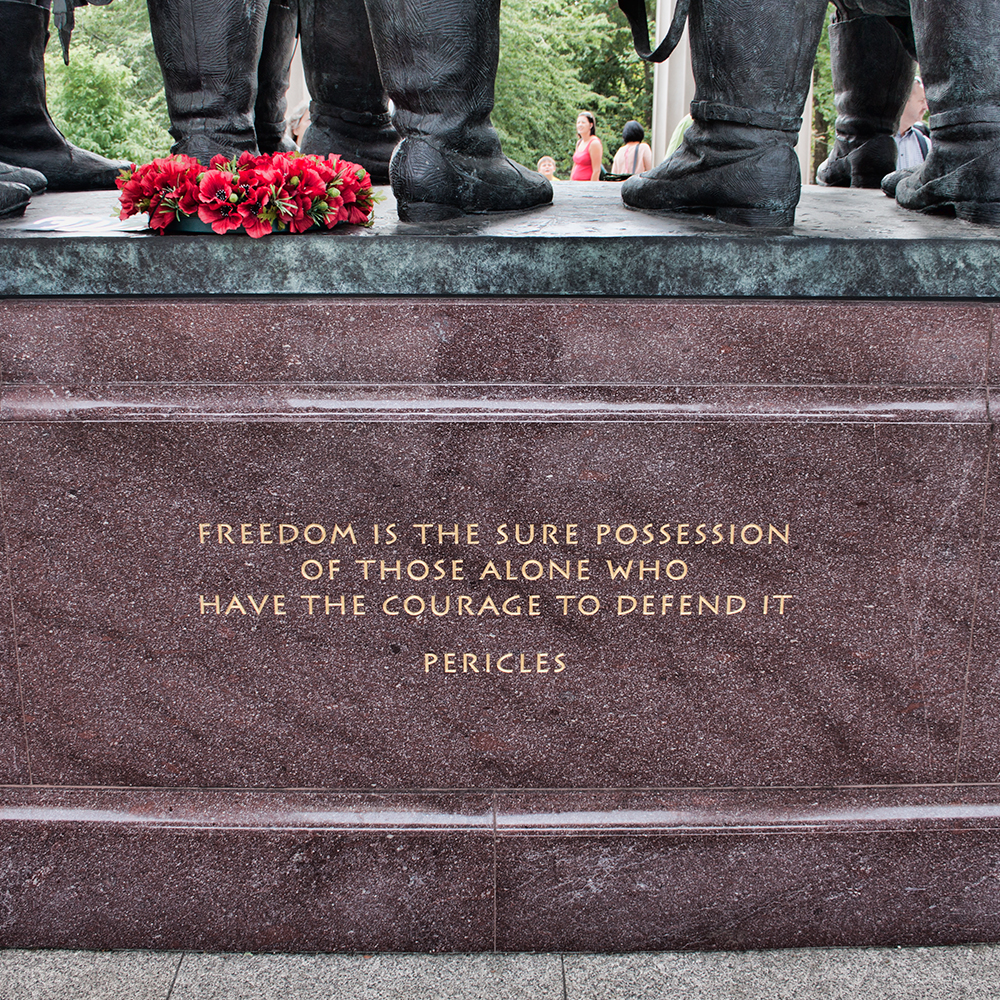 5 (6) Bomber Command military statues tribute