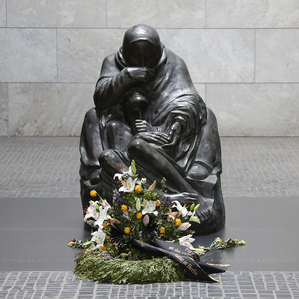 7 (1) Neue Wache mourning mother statue