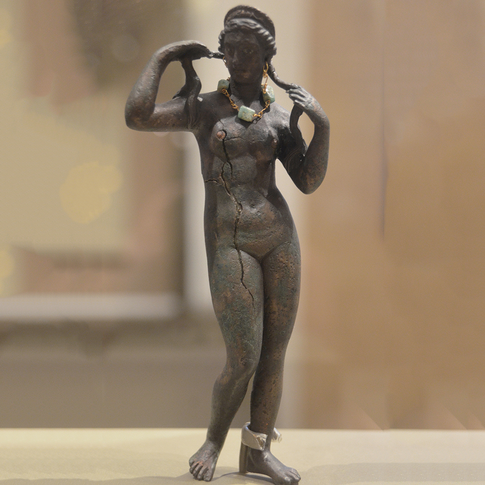 Greek Goddess Aphrodite Anadyomene statue