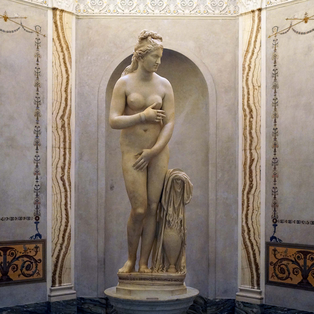 Capitoline Venus marble statue full view