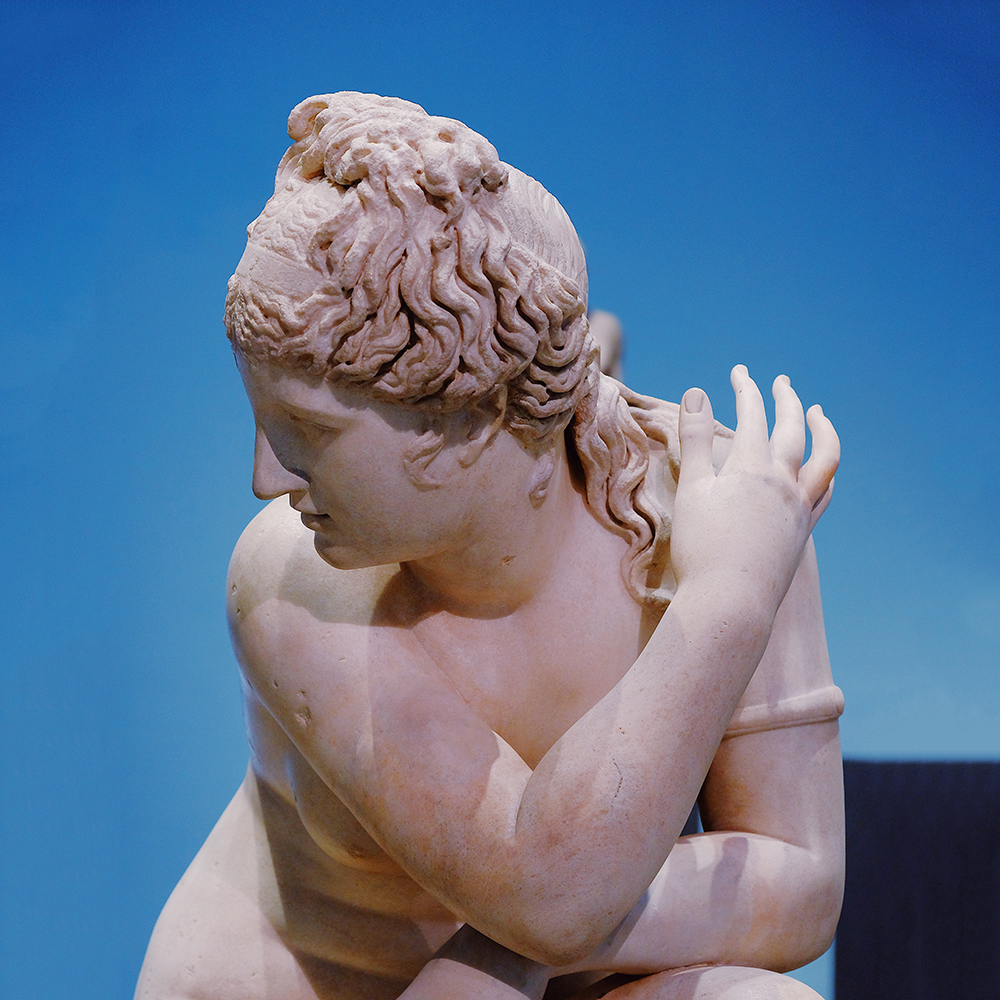 Crouching Greek Goddess Aphrodite marble statue