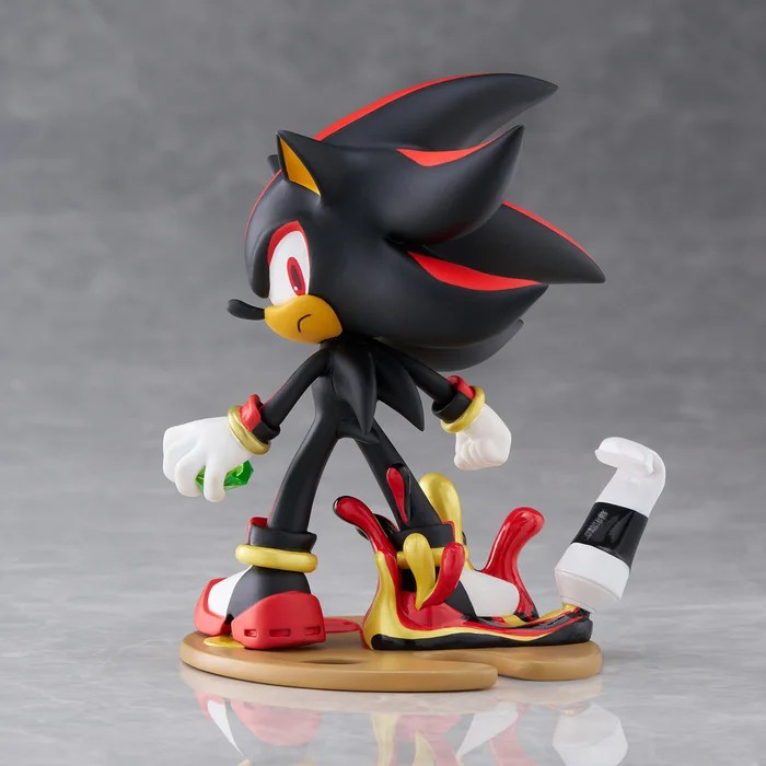 Sonic Shadow with Emerald Statue fiberglass
