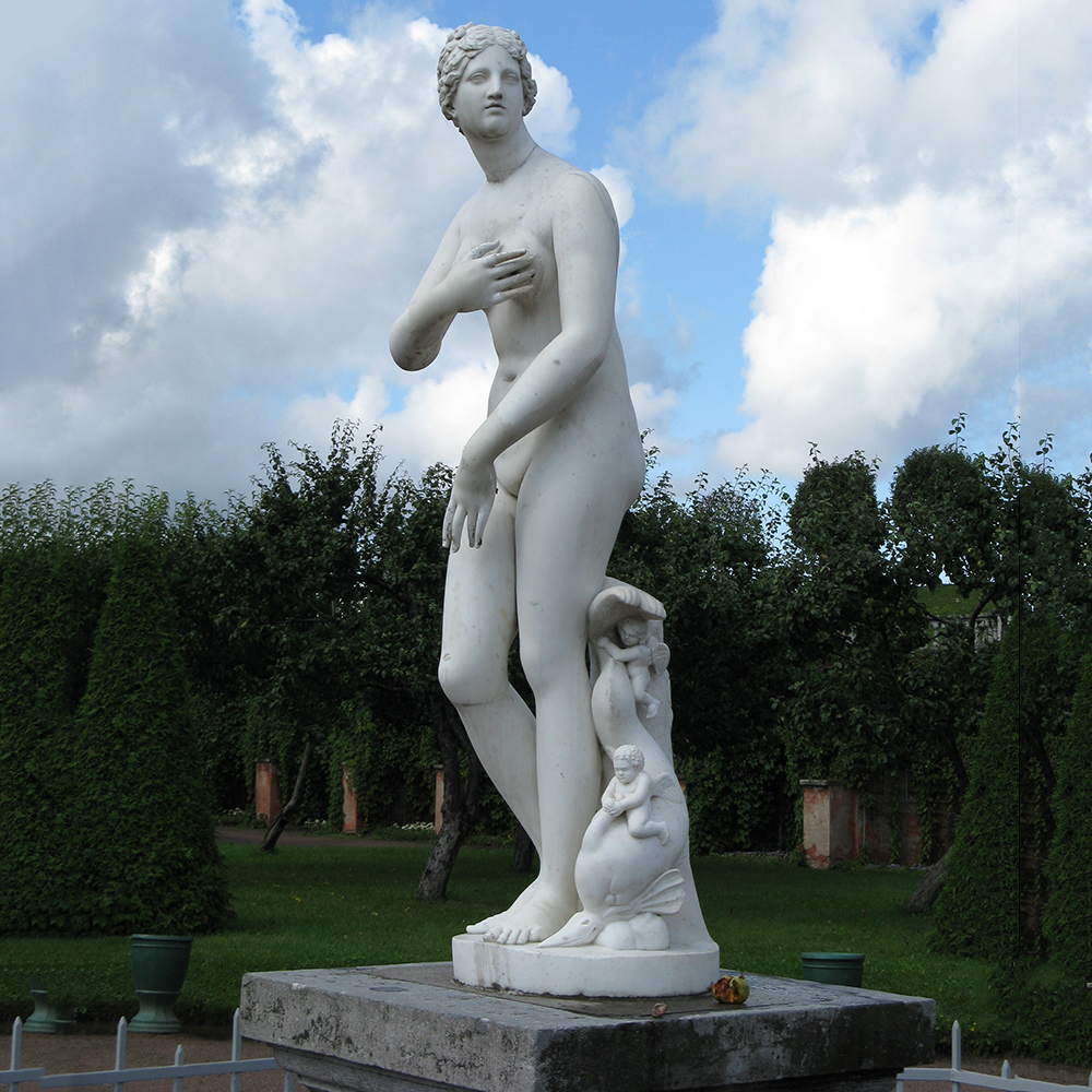 Venus de Medici marble garden statue