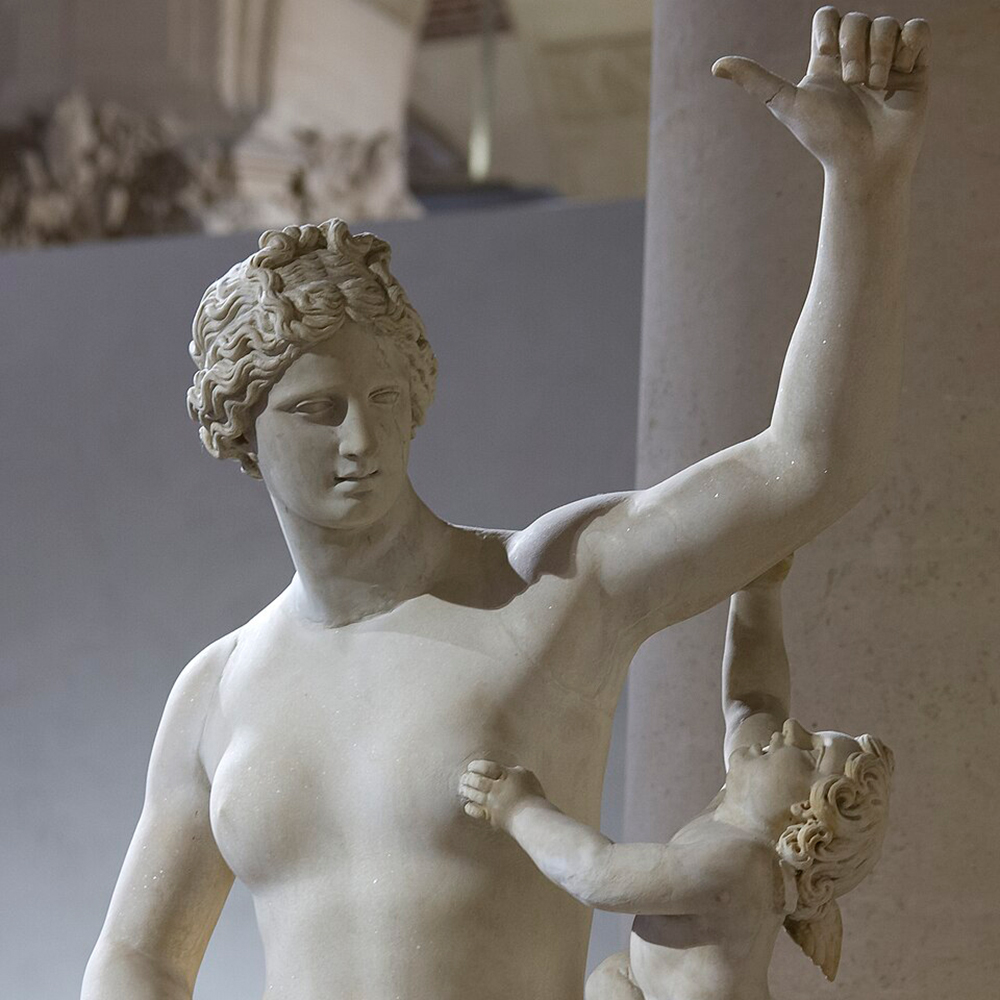 Venus with Cupid sculpture upbody view