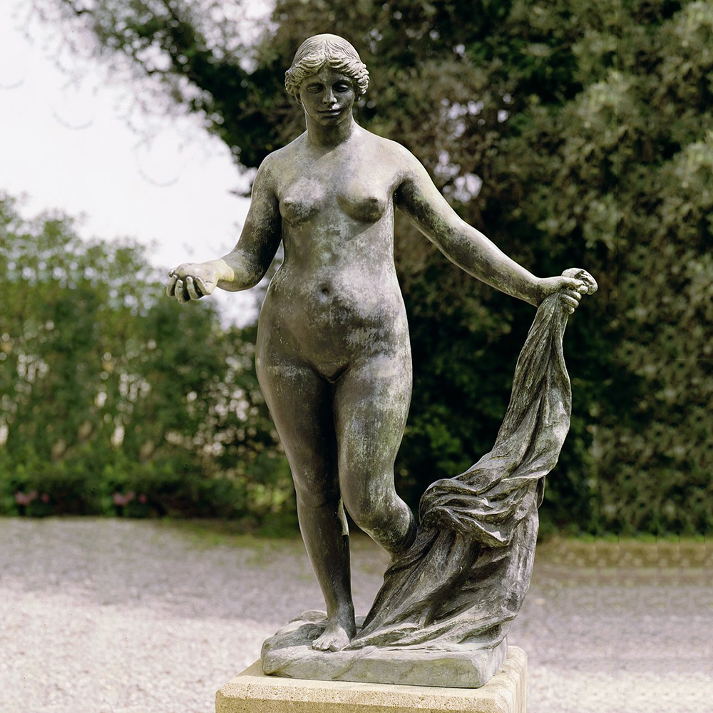 bronze Venus Victorious Statue