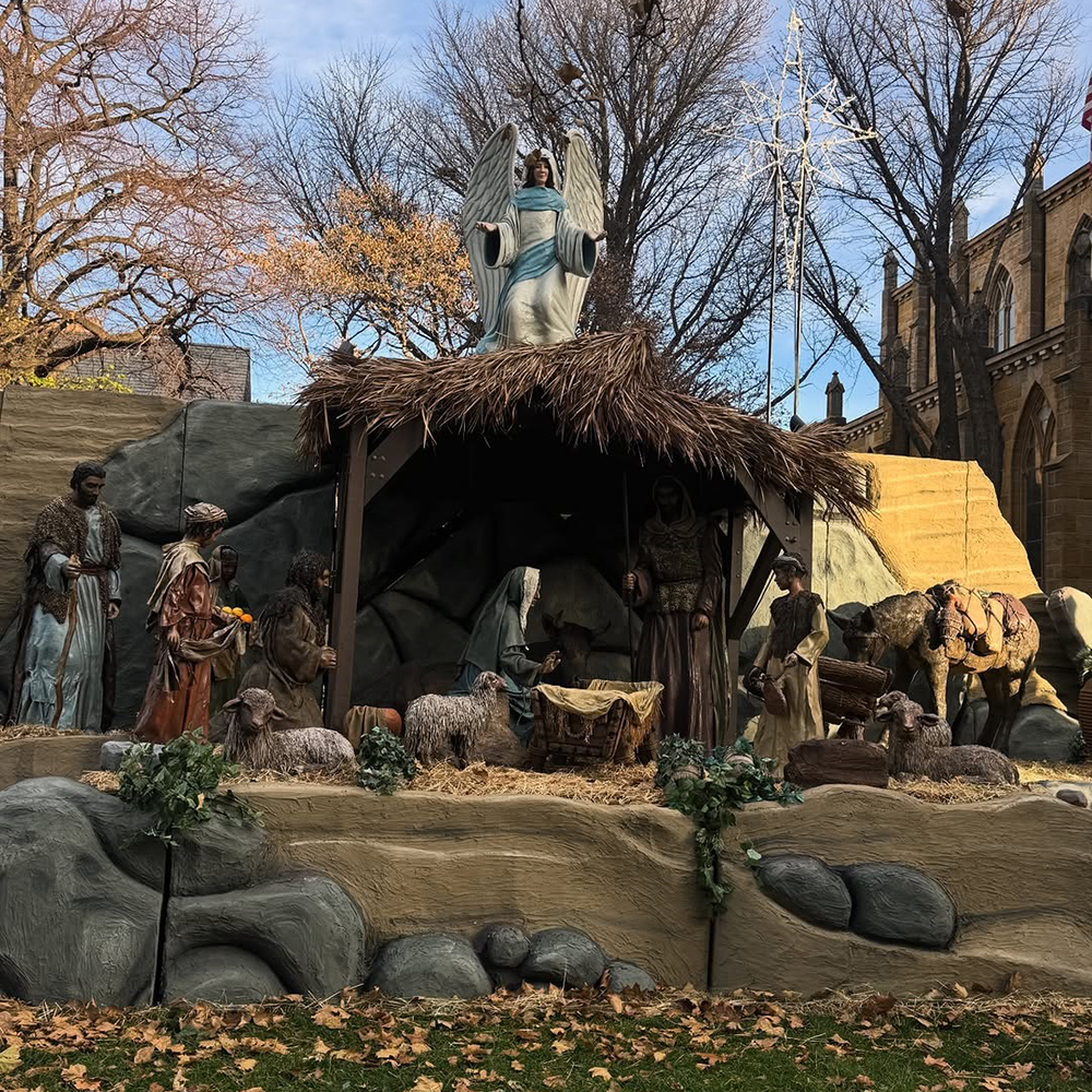 2.6-Christmas-Nativity-Display