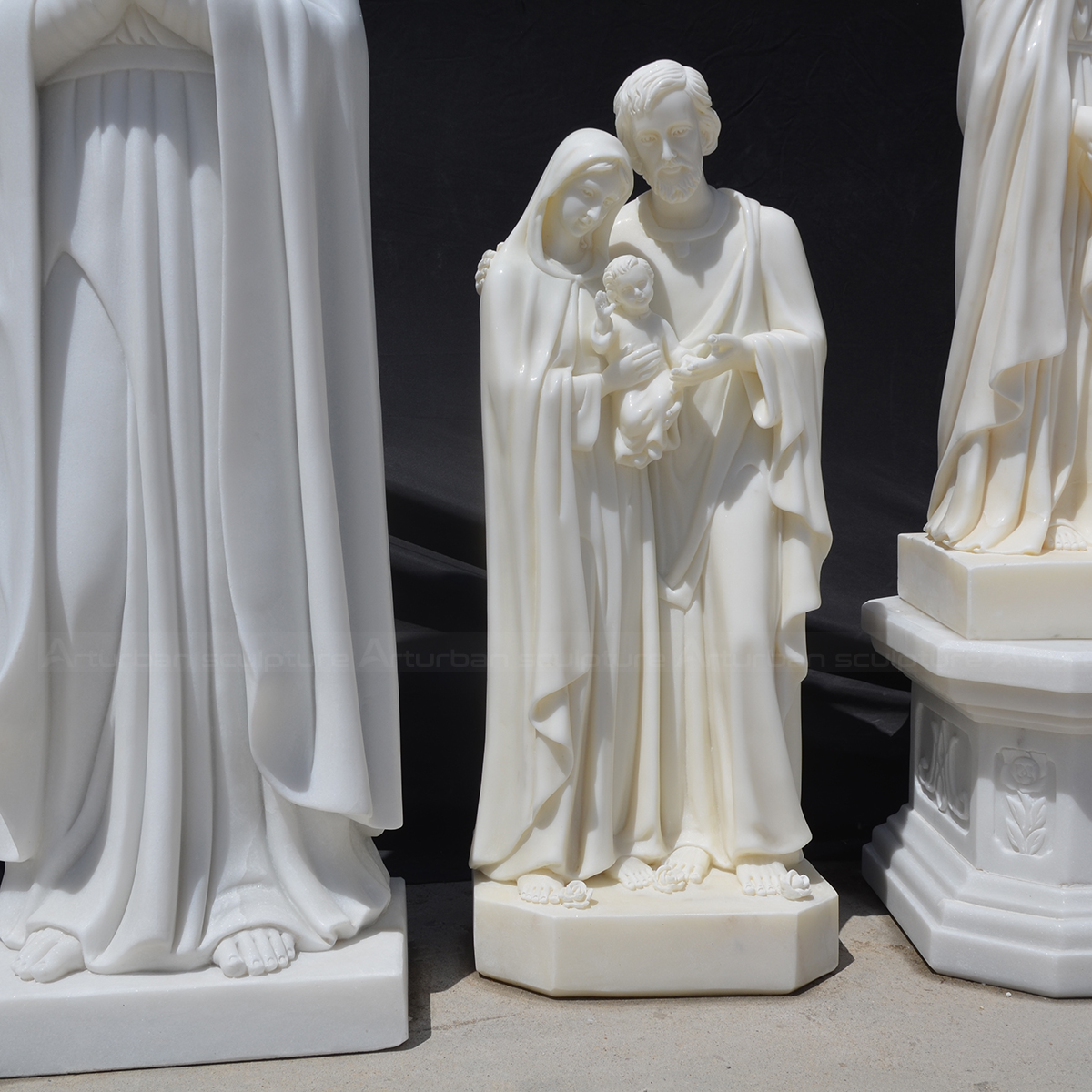 Marble holy family statue small for garden