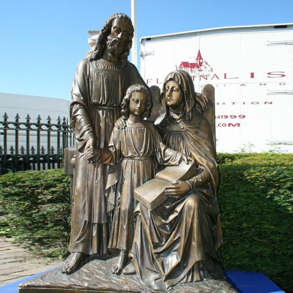 garden-Holy-Family-sculpture outdoor