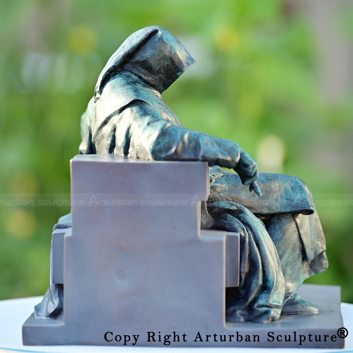 5 Statue of Anonymous viewed from left side