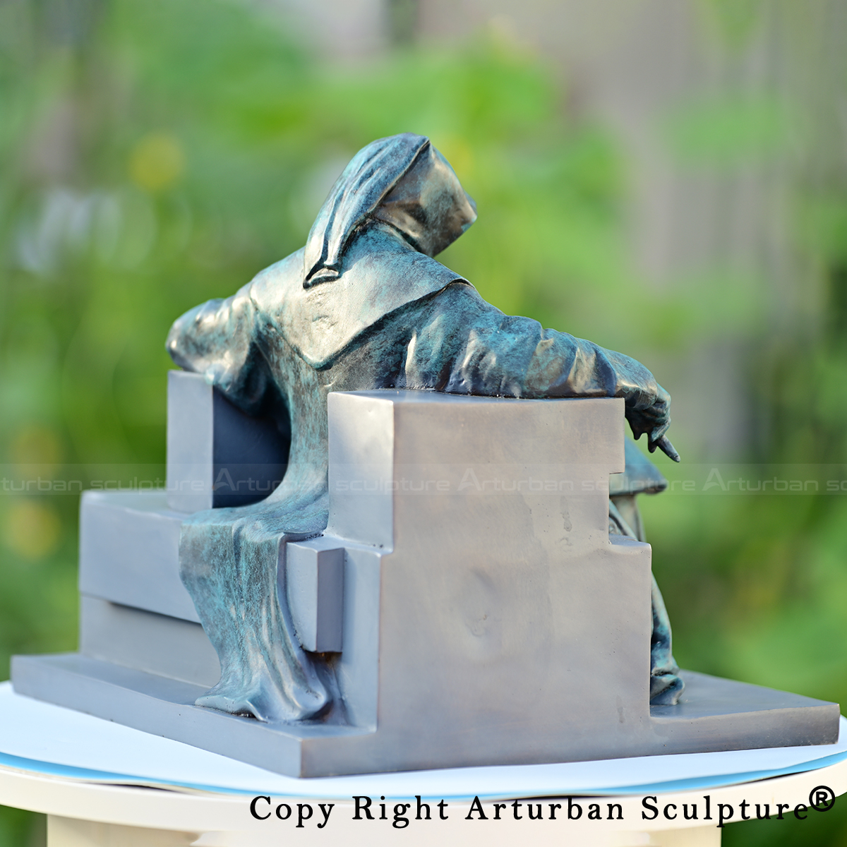 Bronze Anonymous Szobor Statue rear angle