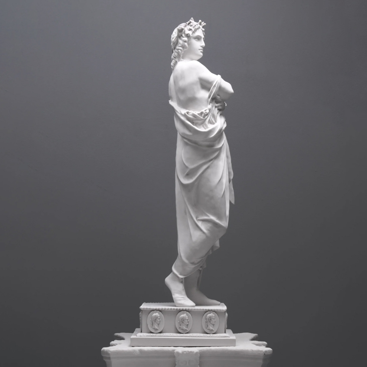 Virgil Sculpture marble side profile