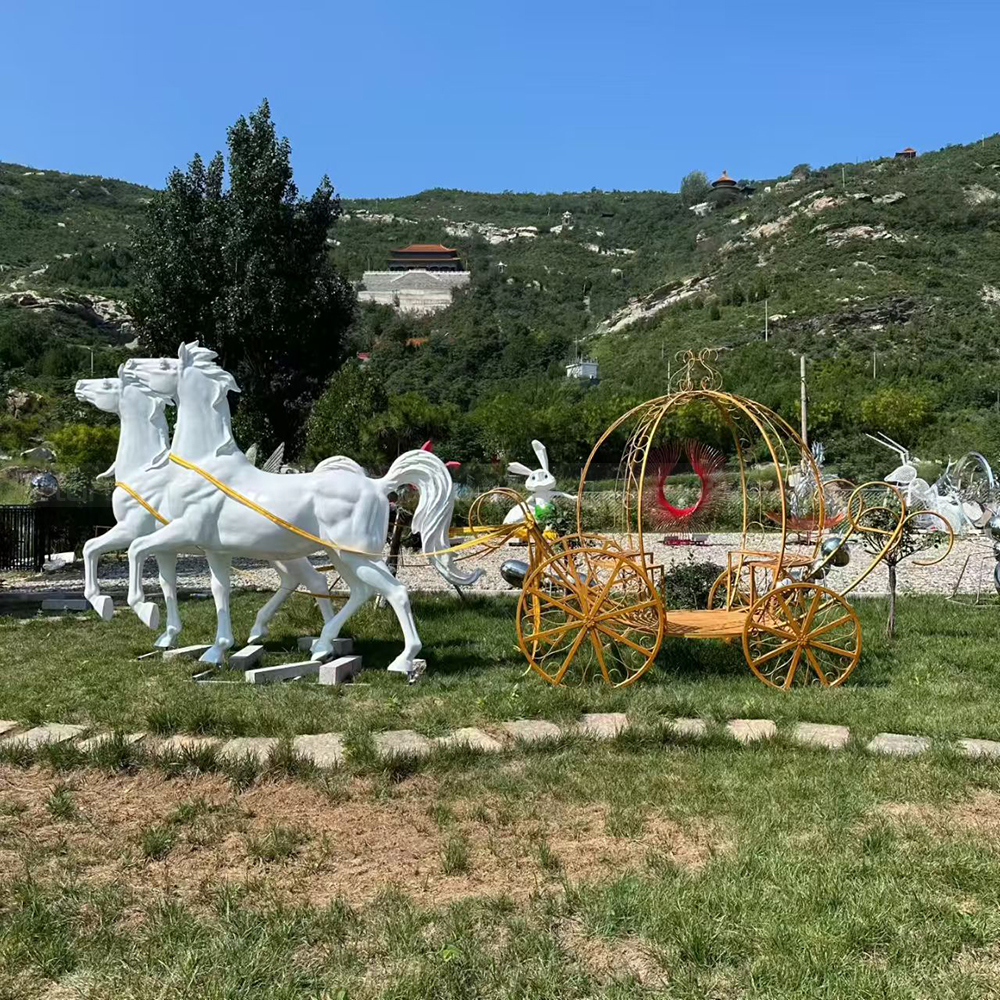 Cinderella Carriage Statue with two white horses