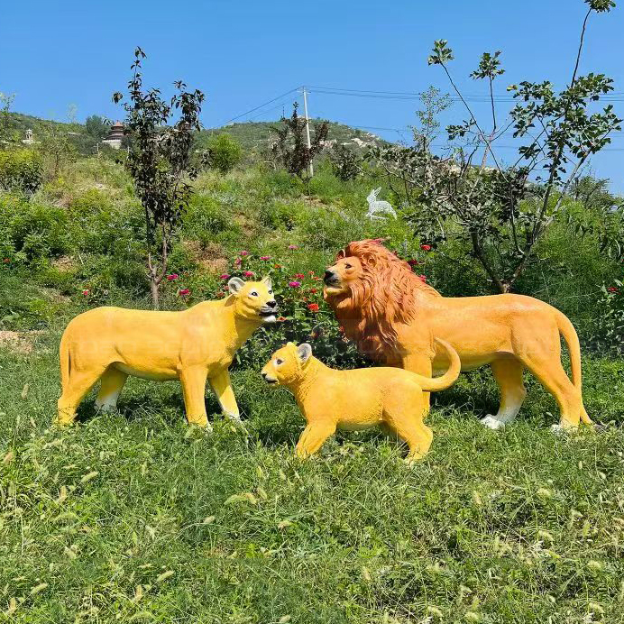 Fiberglass-Lion-Family-Statue-with-lion-cub2