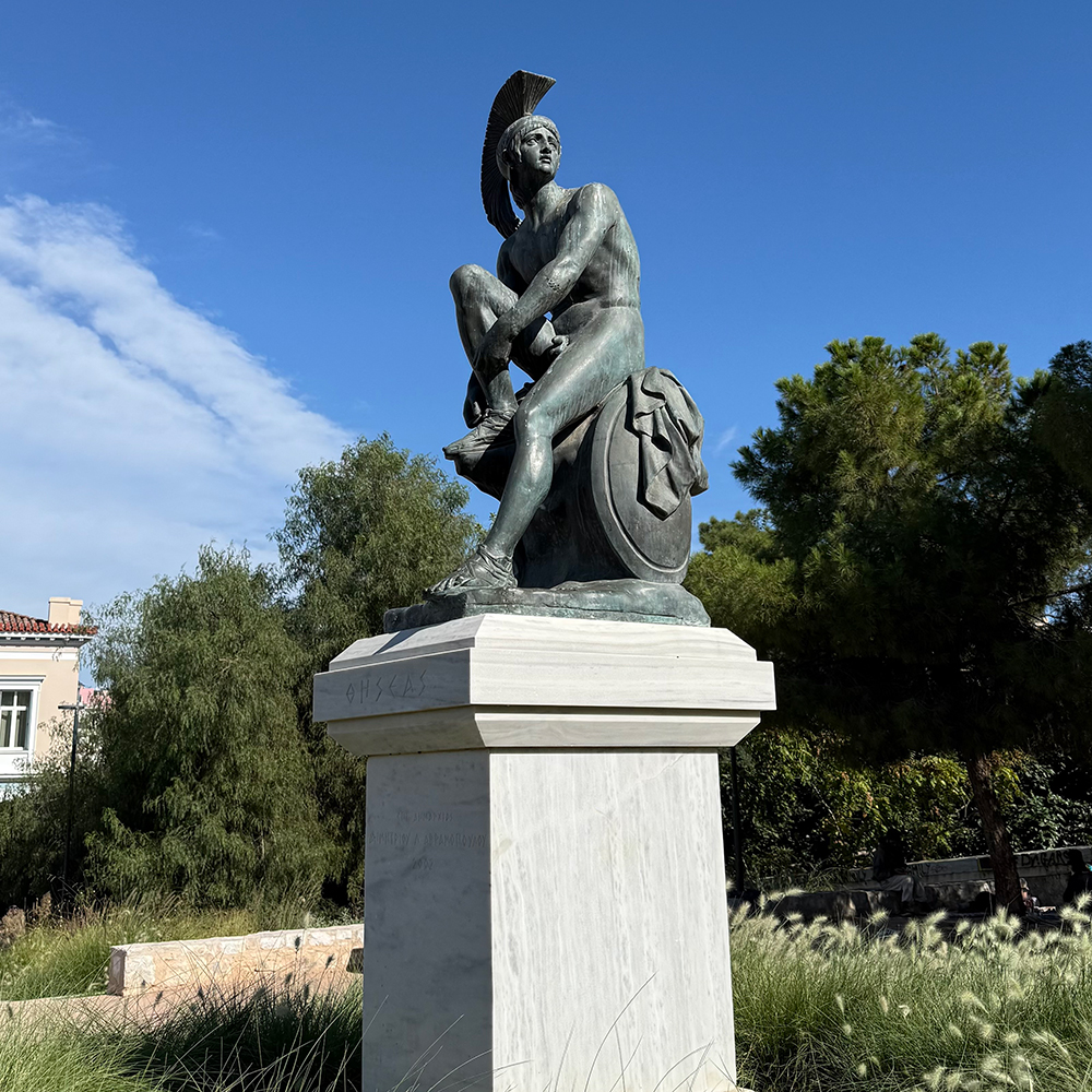 Statue_of_Theseus_in_Athens,_Greece