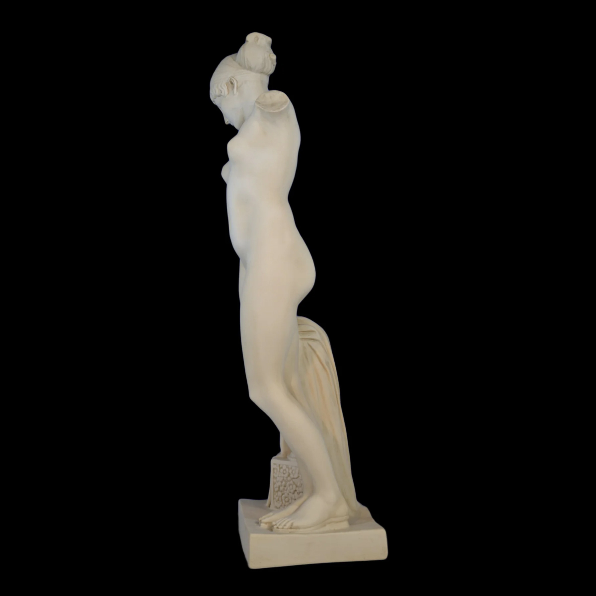 armless female Marble statue side view