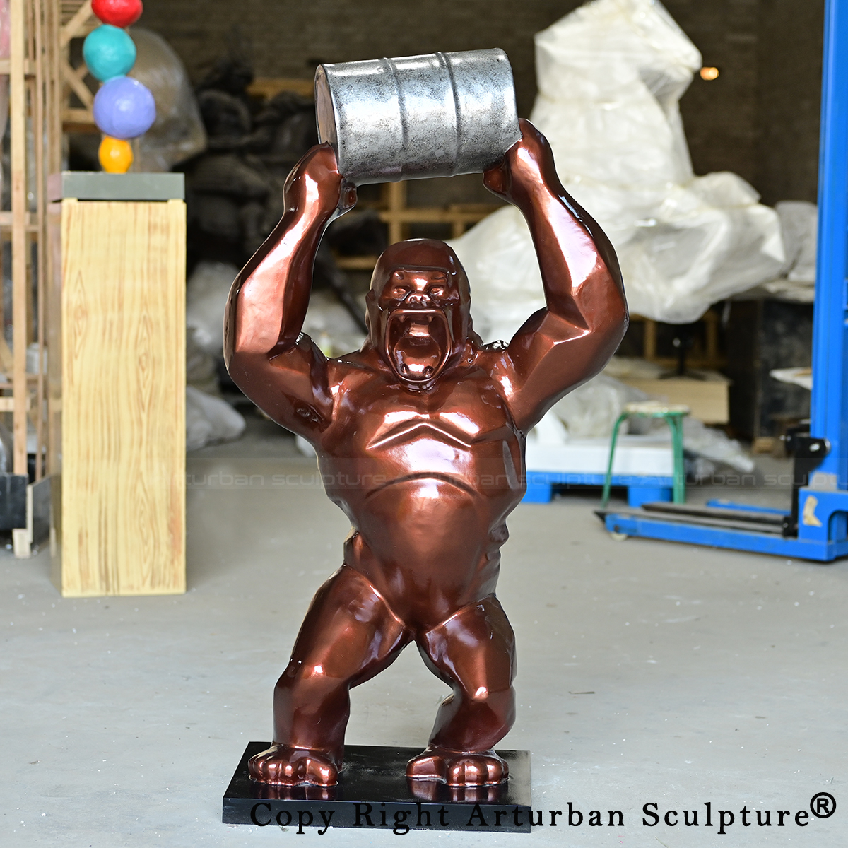 0 Wild Kong Oil bronze gorilla front view