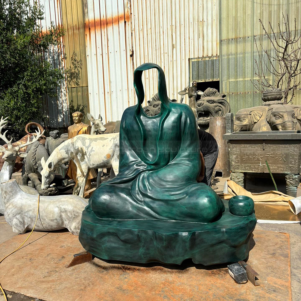 Bronze Abstract Bodhidharma Sculpture with hollow face