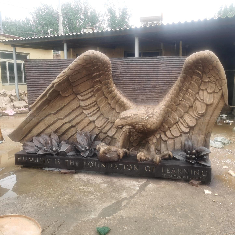 Eagle Big Statue bronze monument front view