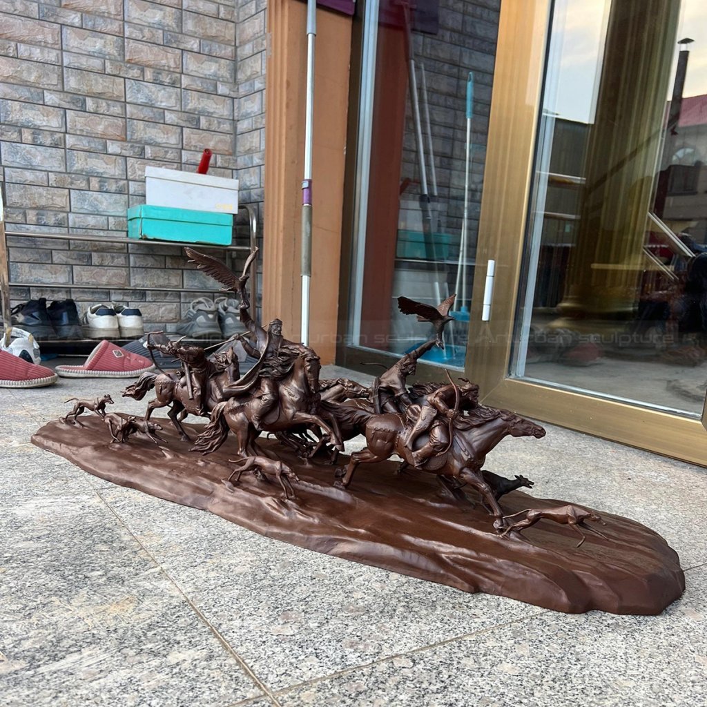 Bronze Mongolia Sculpture with dynamic horsemen group