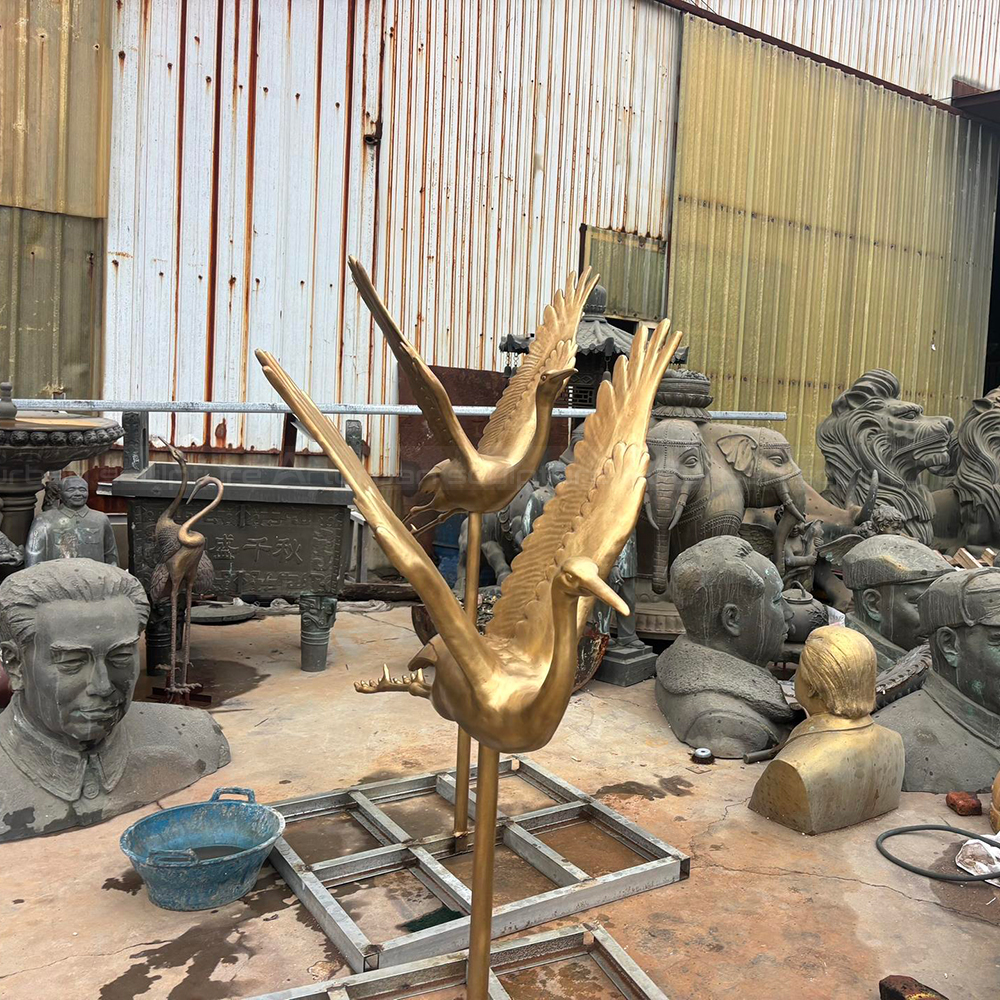 Crane Yard Statue bronze flying bird sculpture