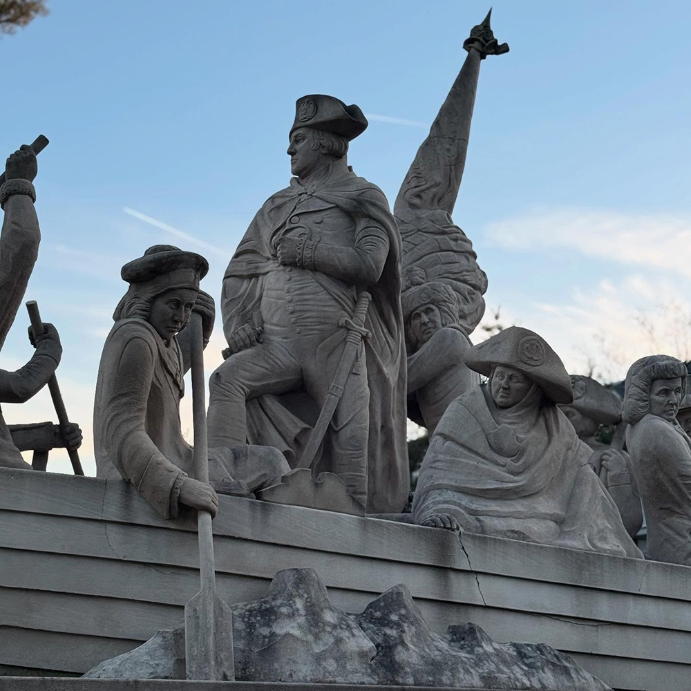 George Washington statue centered in limestone boat