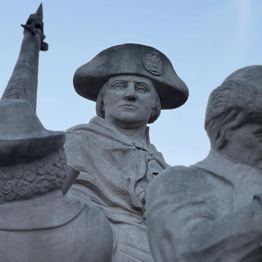 George Washington statue portrait in tricorn hat