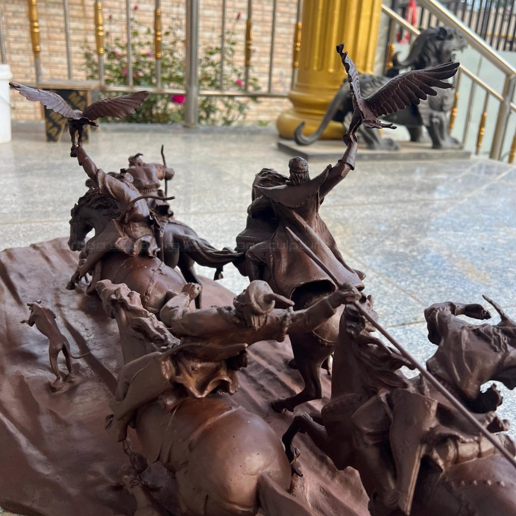 Mongolia Sculpture bronze falconry hunting detail view