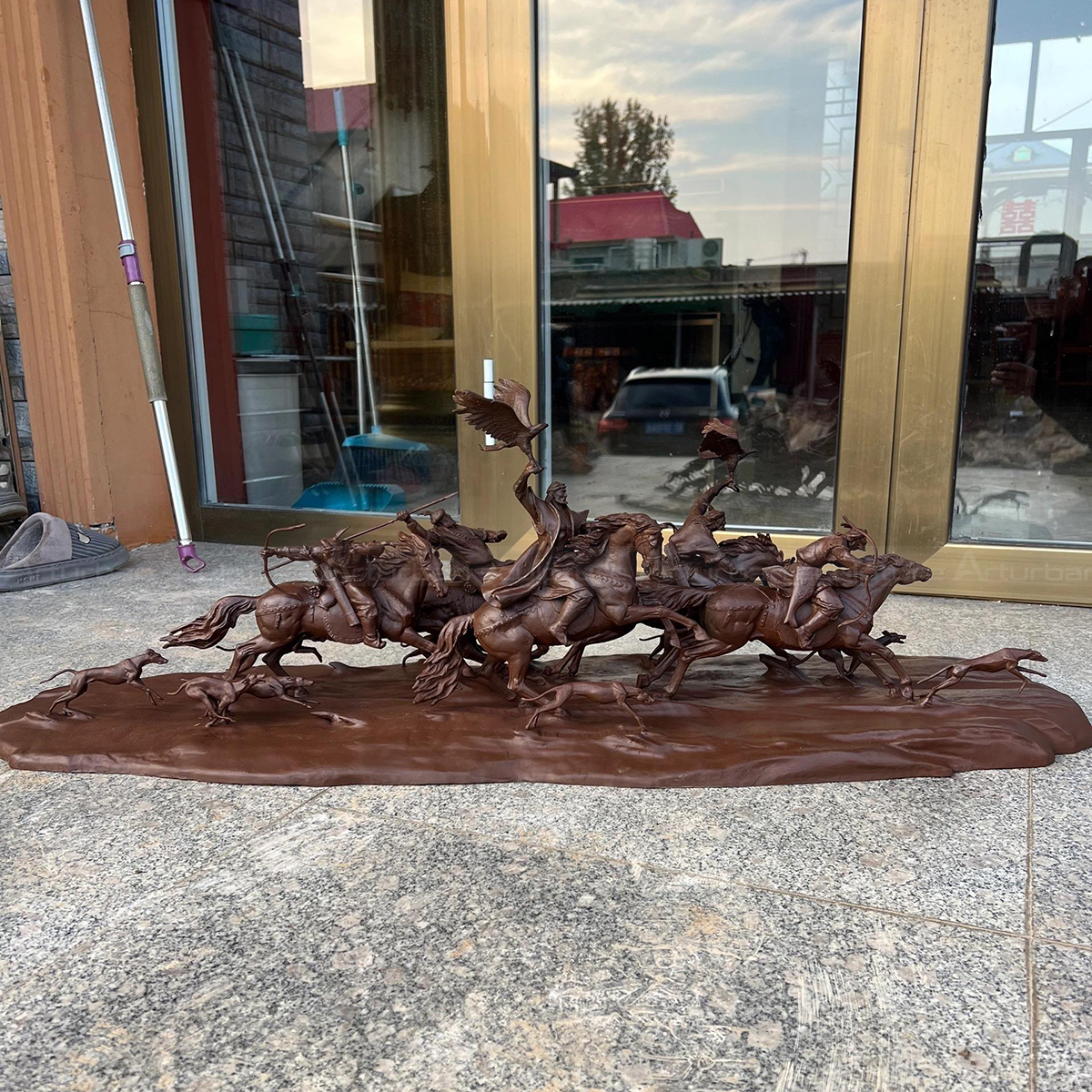 Mongolia Sculpture bronze riders chasing wild game