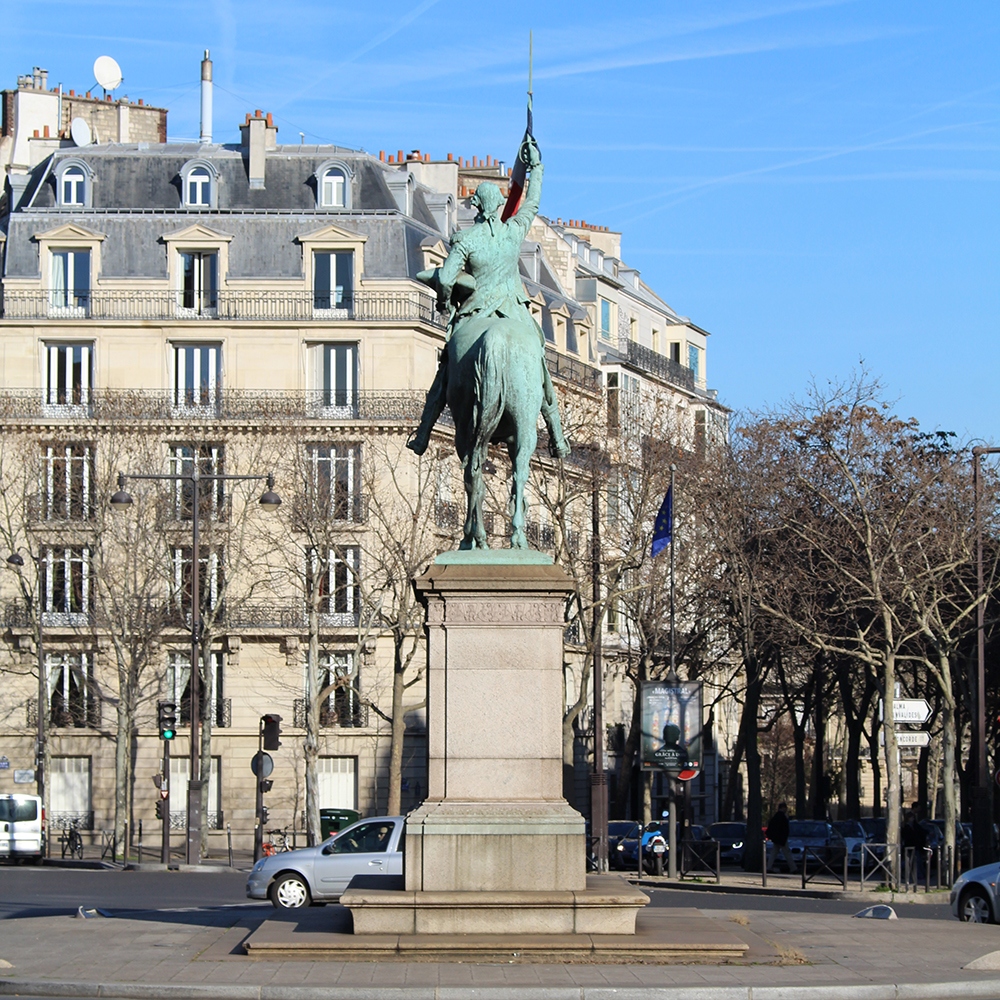 Paris equestrian Washington bronze monument from rear
