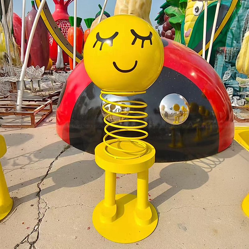Smiley Face Statue with simple curved smile